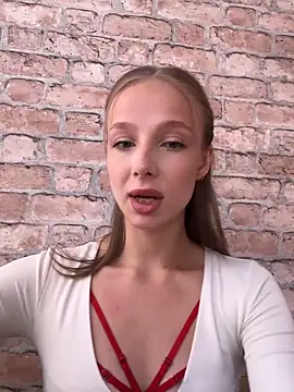 Snapshot of CaseyStar chatting on September 2025 11:35:01 AM CaseyStar online show from September 2025 11:35:01 AM