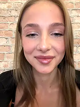 Snapshot of CaseyStar chatting on October 2025 02:13:01 PM CaseyStar online show from October 2025 02:13:01 PM