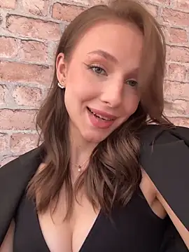 Snapshot of CaseyStar chatting on November 2025 10:38:01 AM CaseyStar online show from November 2025 10:38:01 AM