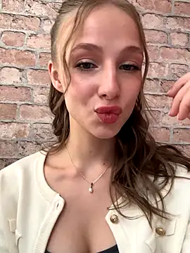 Snapshot of CaseyStar chatting on November 2025 12:16:02 PM CaseyStar online show from November 2025 12:16:02 PM