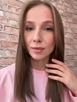 Snapshot of CaseyStar chatting on November 2025 12:40:01 PM CaseyStar online show from November 2025 12:40:01 PM