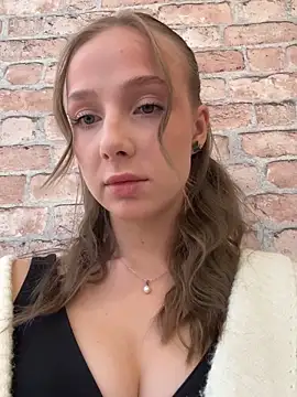 Snapshot of CaseyStar chatting on November 2025 12:19:02 PM CaseyStar online show from November 2025 12:19:02 PM