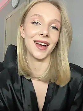 Snapshot of CaseyStar chatting on February 2026 04:12:02 PM CaseyStar online show from February 2026 04:12:02 PM