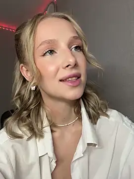 Snapshot of CaseyStar chatting on February 2026 03:40:02 PM CaseyStar online show from February 2026 03:40:02 PM