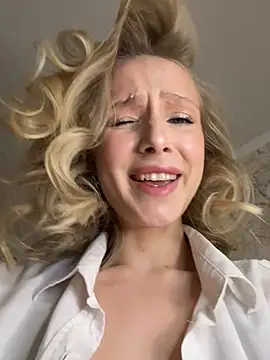 Snapshot of CaseyStar chatting on February 2026 02:39:02 PM CaseyStar online show from February 2026 02:39:02 PM