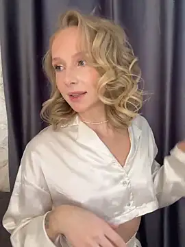 Snapshot of CaseyStar chatting on February 2026 10:59:01 AM CaseyStar online show from February 2026 10:59:01 AM