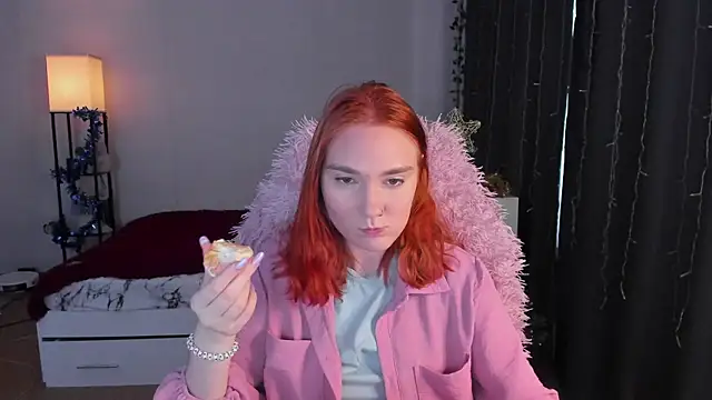 ReddHotPipper online show from December 2025 03:48:01 AM