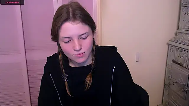 Snapshot of MissOliviaa_ chatting on December 2024 03:20:02 PM MissOliviaa  online show from December 2024 03:20:02 PM