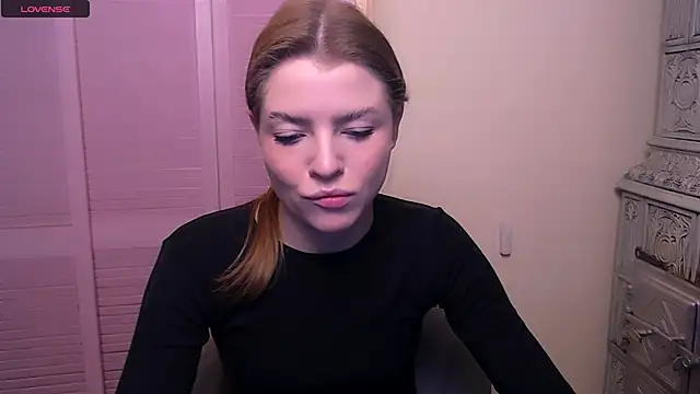 Snapshot of MissOliviaa_ chatting on December 2024 07:33:02 AM MissOliviaa  online show from December 2024 07:33:02 AM