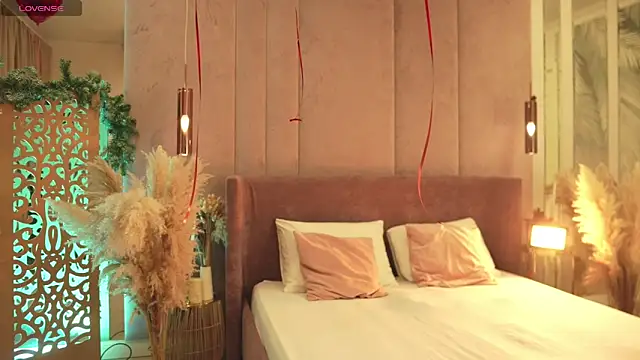 Smiley Mia online show from March 2026 05:10:02 AM