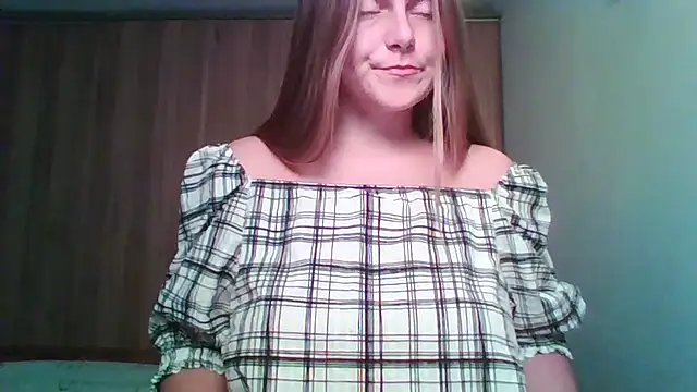 Evasapples online show from October 2025 07:59:01 PM