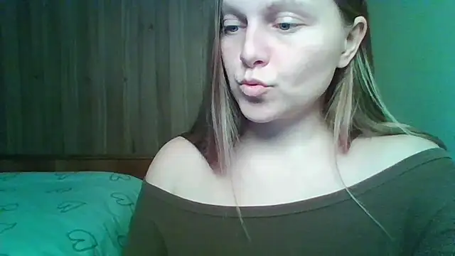 Evasapples online show from February 2026 06:50:01 PM