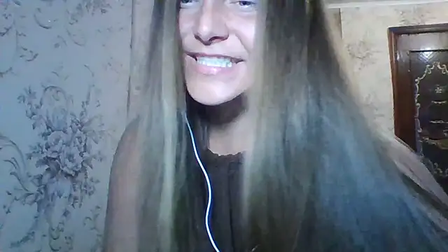 Snapshot of Evasapples chatting on July 2026 05:28:02 PM Evasapples online show from July 2026 05:28:02 PM