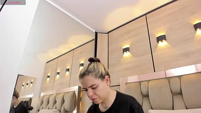 dorothy vegga online show from December 2025 03:46:01 AM