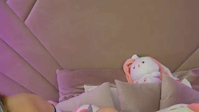 MilanaBalmain online show from November 2025 04:18:01 PM