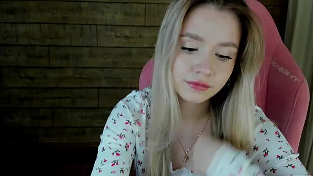 MilanaBalmain online show from April 2026 04:04:02 PM