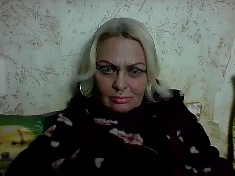 Snapshot of Gardener_of_Illusions chatting on June 2026 01:50:01 AM Gardener of Illusions online show from June 2026 01:50:01 AM
