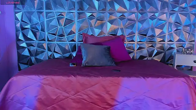 keendaall online show from February 2025 01:11:02 PM