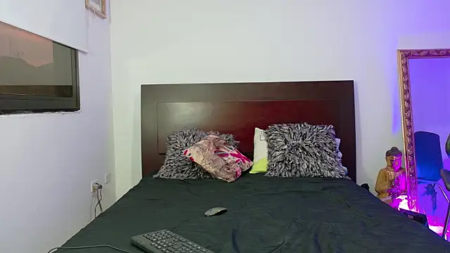 zackmontieel online show from July 2026 11:12:01 PM