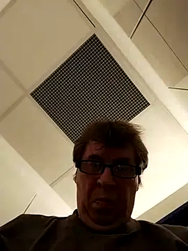 Lisak951 online show from April 2026 11:23:01 AM