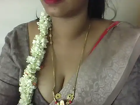 Snapshot of Sexy-Shalinii chatting on May 2026 02:26:01 PM Sexy-Shalinii online show from May 2026 02:26:01 PM