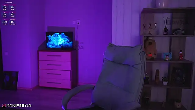 ManiFreyja online show from December 2024 01:36:02 AM