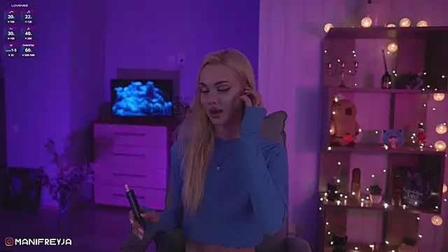 ManiFreyja online show from January 2025 09:06:01 PM