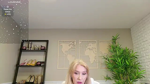 LadyLeea online show from June 2026 04:58:02 AM