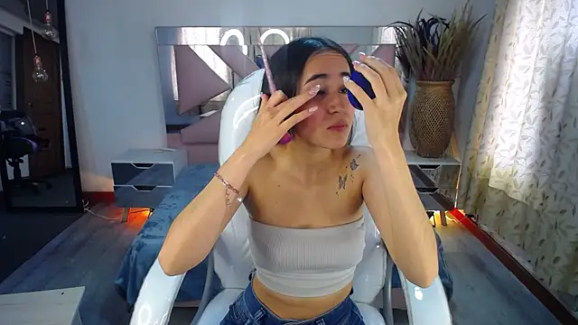 Mia Fischer online show from October 2025 07:25:02 PM