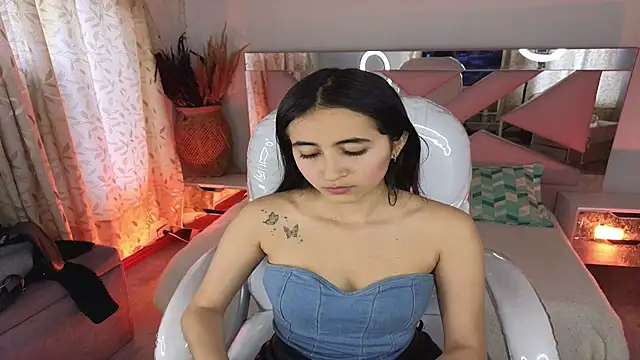 Mia Fischer online show from December 2025 07:45:02 PM