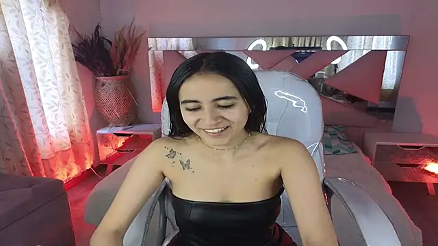 Mia Fischer online show from December 2025 04:56:01 PM