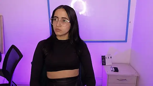 Mia Fischer online show from April 2026 05:43:01 PM