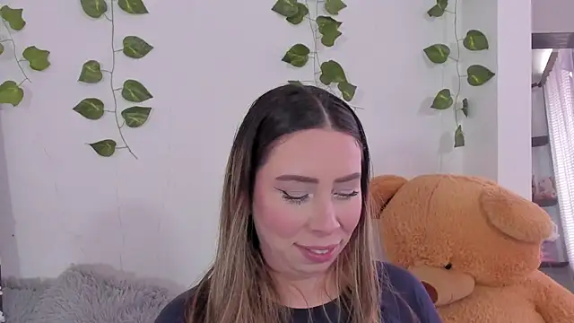 JanneKim online show from October 2025 06:28:01 PM