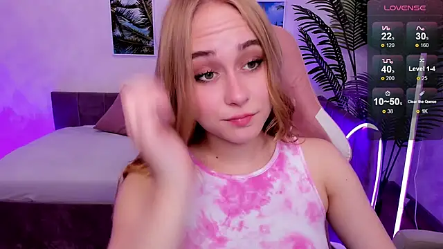 LianaBright online show from September 2025 02:06:02 AM