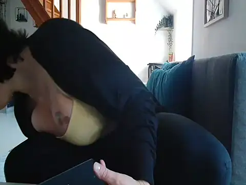 Snapshot of Lauzo21 chatting on October 2025 07:41:01 AM Lauzo21 online show from October 2025 07:41:01 AM