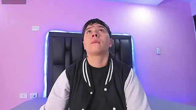 AbbySmiitth  online show from February 2025 06:30:02 PM