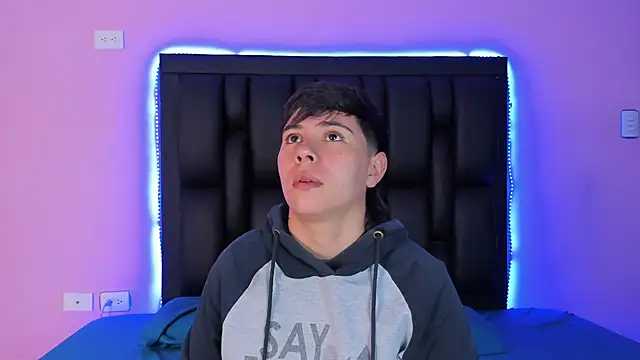 AbbySmiitth  online show from February 2025 12:16:01 PM