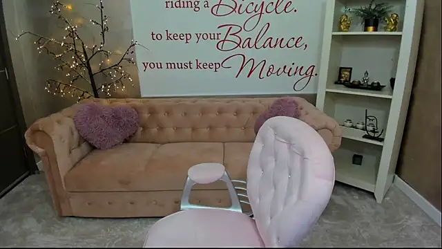 nicolee   19 online show from December 2024 07:14:01 PM