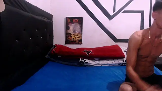 Snapshot of badssboys_always chatting on January 2025 07:13:01 PM badssboys always online show from January 2025 07:13:01 PM