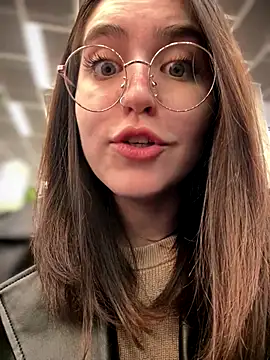 meow girl online show from October 2025 12:02:02 PM