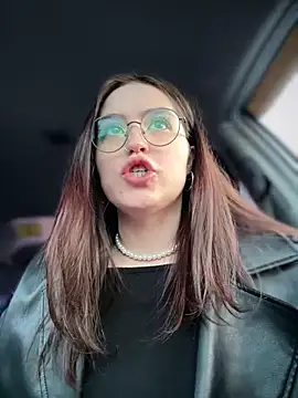 meow girl online show from February 2026 02:12:02 PM