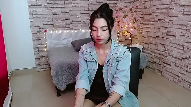 Snapshot of Vanse_lust chatting on December 2024 04:58:01 PM Vanse lust online show from December 2024 04:58:01 PM