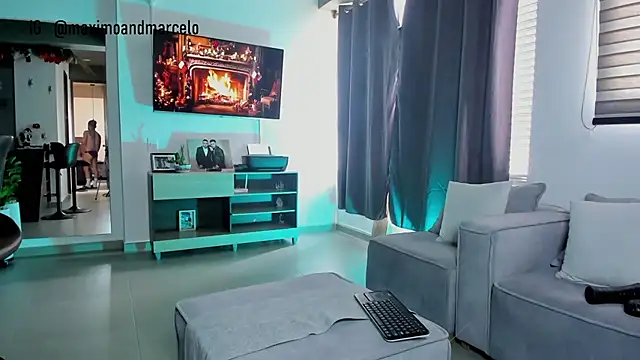 Snapshot of Maximo_Marcelo chatting on December 2024 06:15:02 PM Maximo Marcelo online show from December 2024 06:15:02 PM