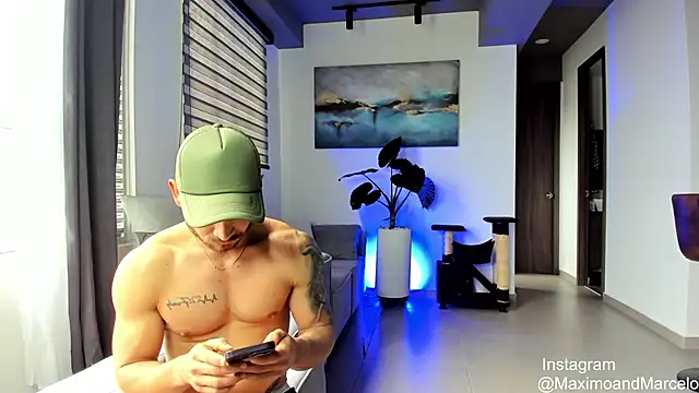 Snapshot of Maximo_Marcelo chatting on February 2025 01:14:01 PM Maximo Marcelo online show from February 2025 01:14:01 PM