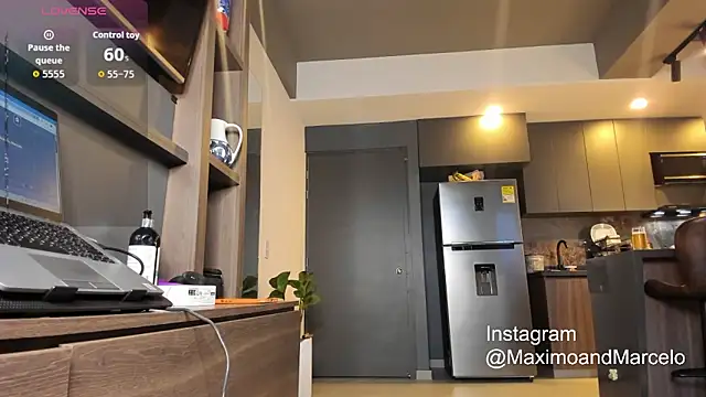 Snapshot of Maximo_Marcelo chatting on September 2025 10:47:01 PM Maximo Marcelo online show from September 2025 10:47:01 PM