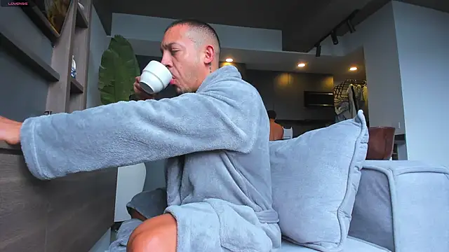 Maximo Marcelo online show from December 2025 12:03:02 PM