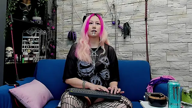 Snapshot of CruelMistress chatting on December 2024 02:10:02 AM CruelMistress online show from December 2024 02:10:02 AM