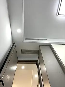 xyebobs online show from October 2025 03:00:02 PM