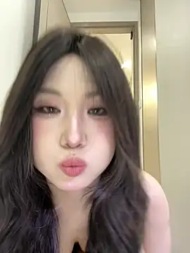 xyebobs online show from April 2026 03:38:01 PM