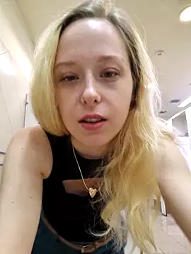 Public Katrisha online show from October 2025 01:11:01 PM